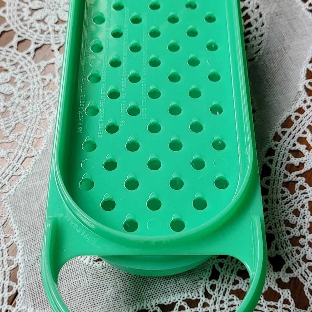 Tupperware grater - Picture 2 of 4